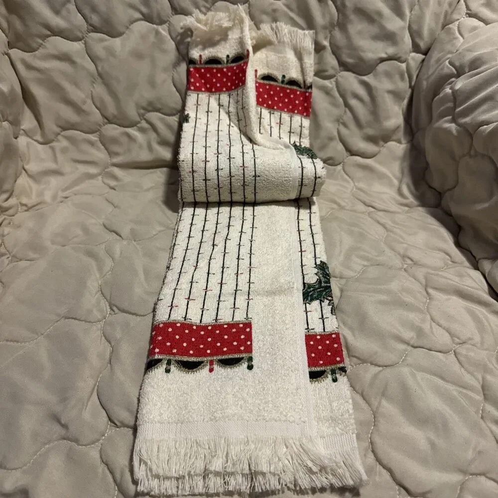 Vintage 80s Holly Nights Cannon Applecider Christmas Towel